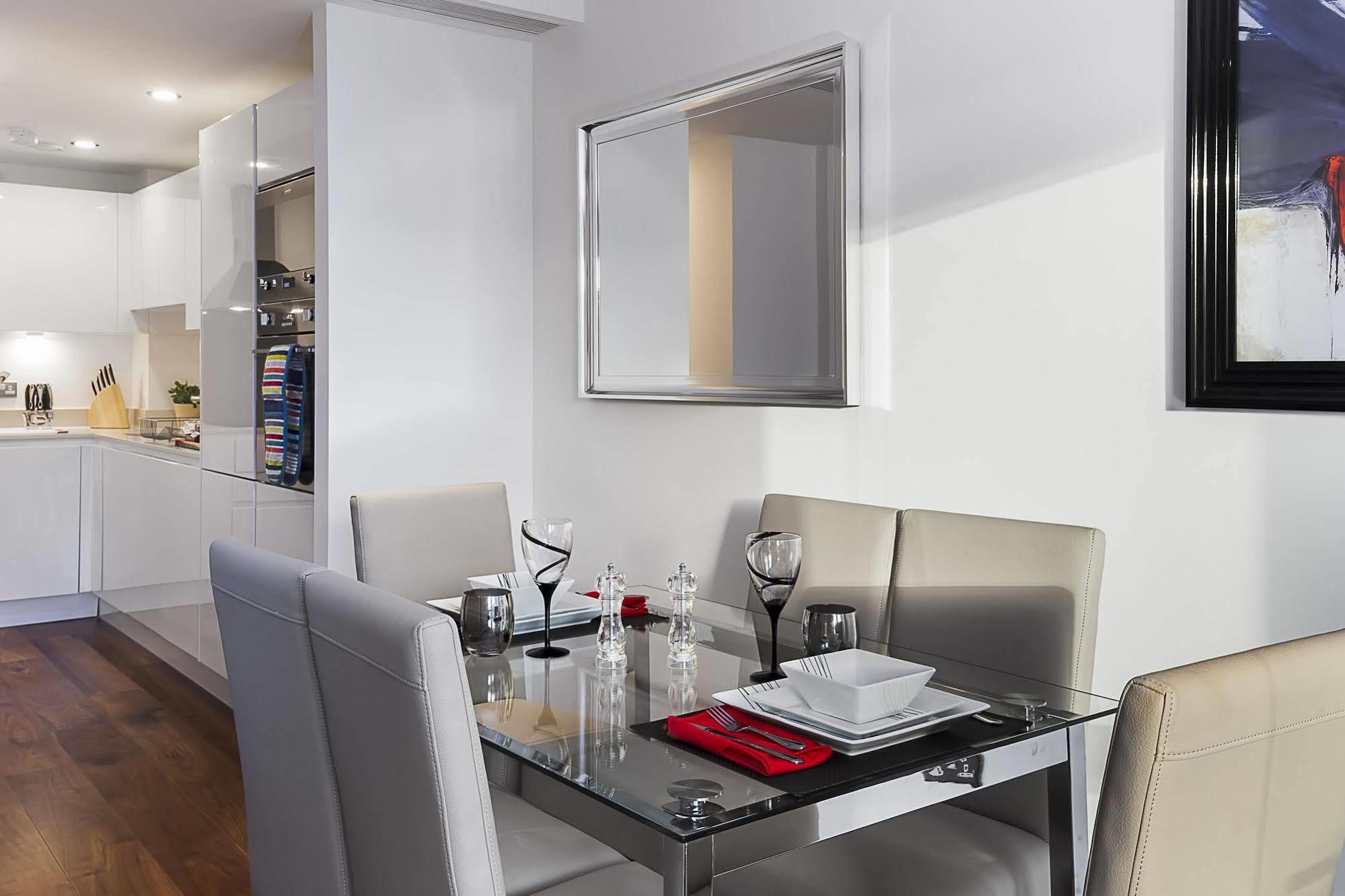 Lincoln Plaza Apartment Londra Exterior foto