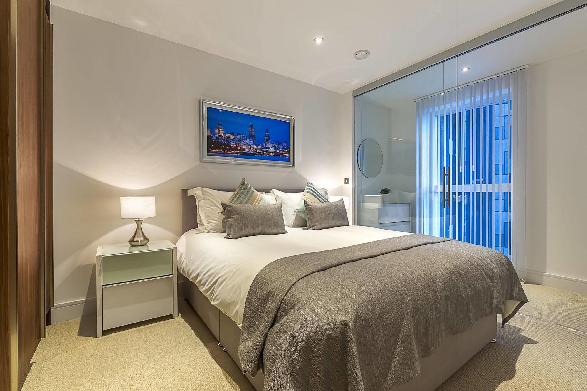 Lincoln Plaza Apartment Londra Exterior foto