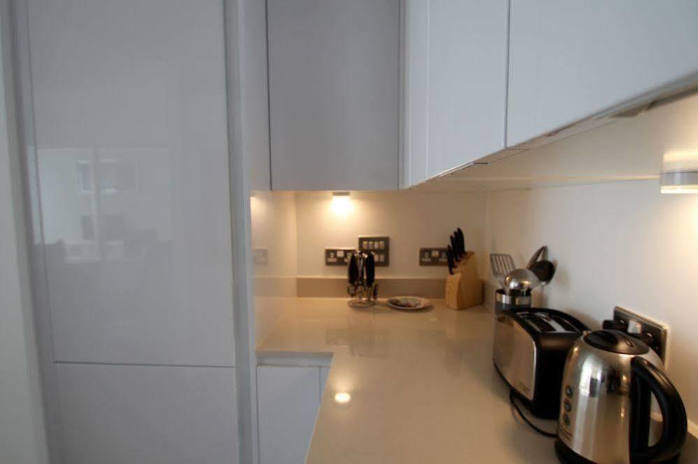 Lincoln Plaza Apartment Londra Exterior foto