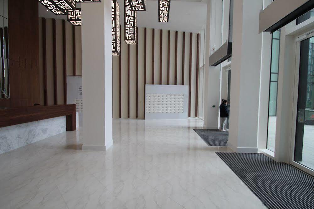 Lincoln Plaza Apartment Londra Exterior foto